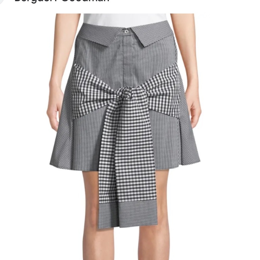 MAGGIE MARILYN $350
Crowd Pleaser Tie-Front Gingham Mini Skirt size 4 Neimans